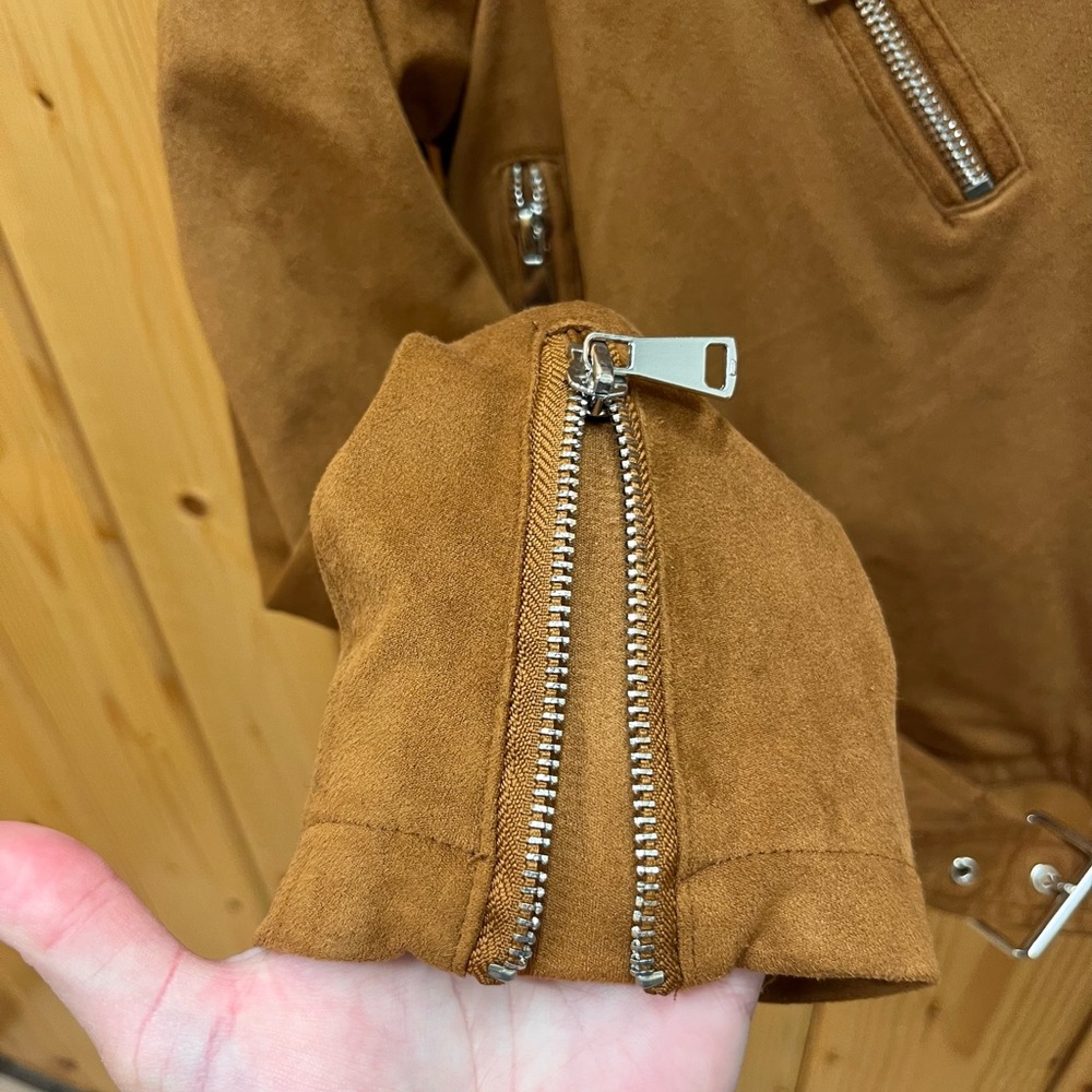 Ashley by 26 International Suede Cropped Moto Jacket, Large - Picture 7 of 10